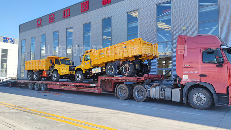 2臺(tái)UQ-20尖頭運(yùn)輸車發(fā)往江西