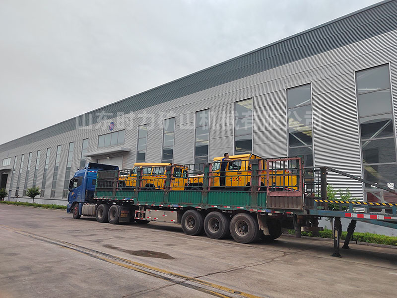 10人無(wú)軌人車RU-10、0.5方運(yùn)料車FL-0.5發(fā)往河北